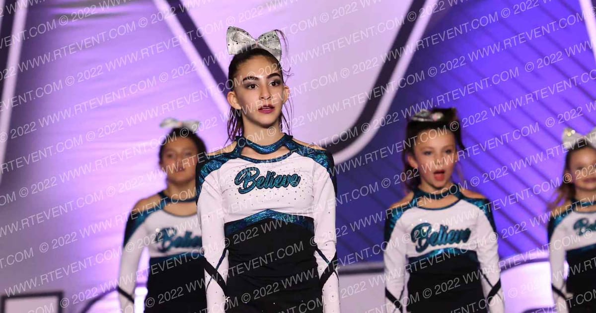 BELIEVE ATHLETICS SILVER SPARKLE · Palms Pyramids