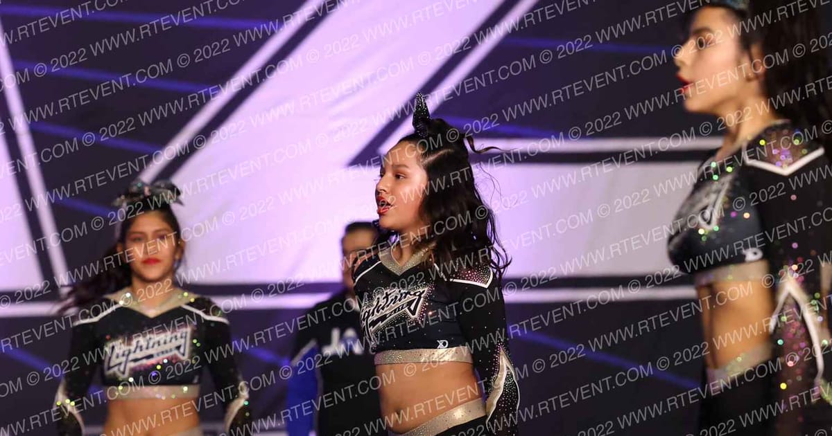 LIGHTNING ELITE HALO · Palms Pyramids