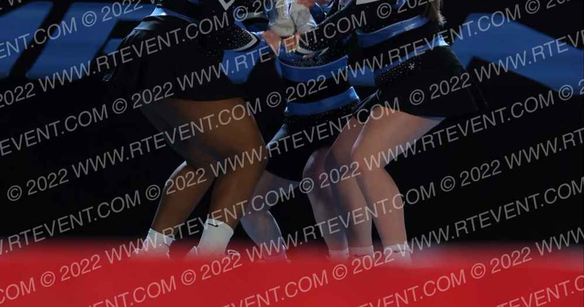 Eagles Elite Cheerleading Smoke · Athletic Championships Chattanooga Nationals DIDII