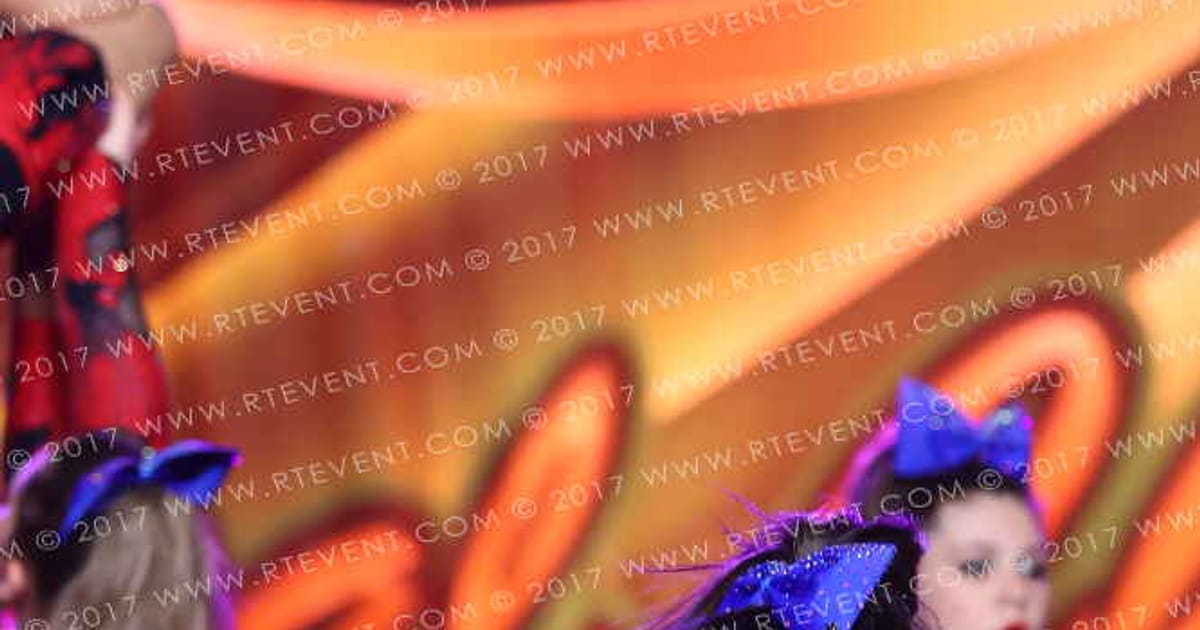 Cheer Town USA Blue Flames · Cash Bash Showdown DI DII