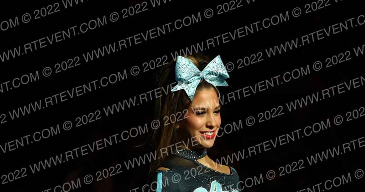 Apex Cheer Chrome · Cash Bash Galveston DI DII