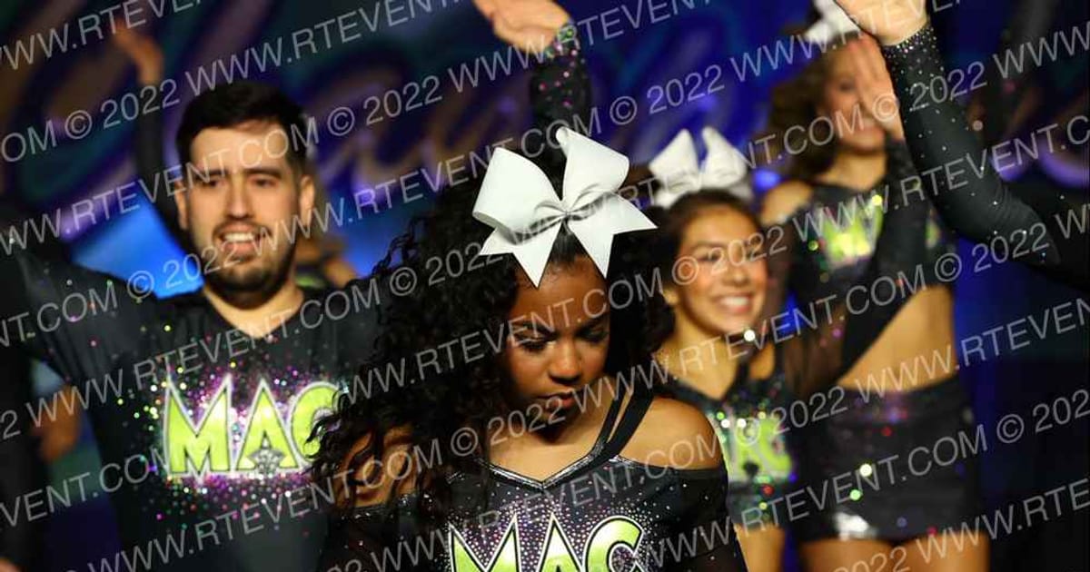 Modern American Cheer Platinum · Cash Bash Galveston DI DII