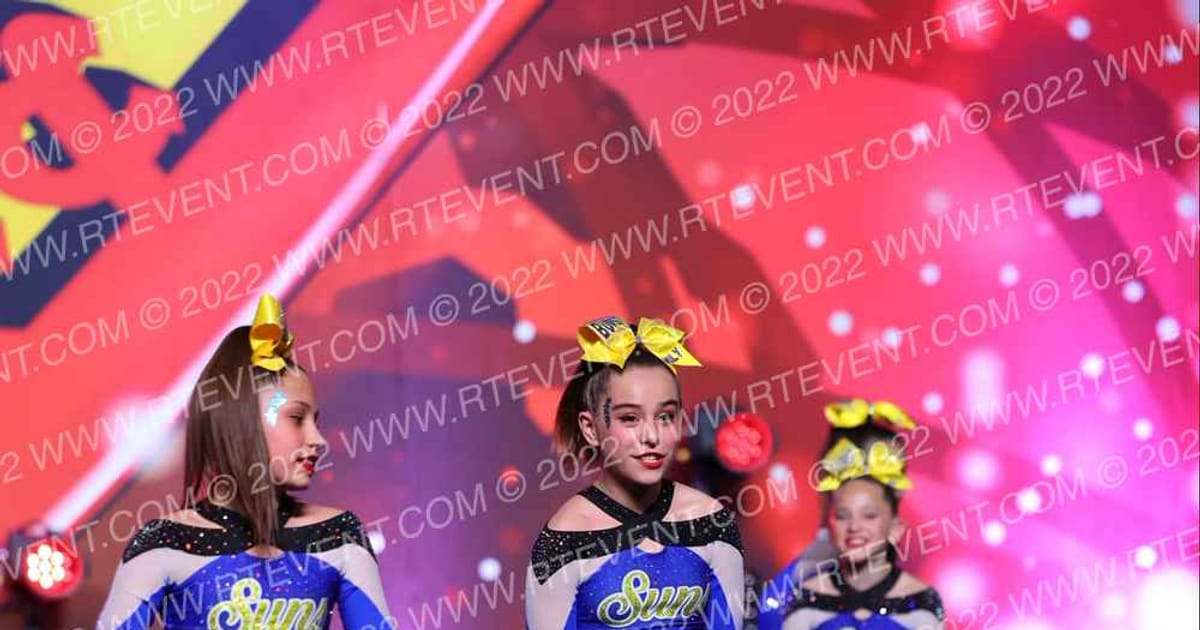 Cheer Central Suns Burst · Spirit Sports Colorado Springs Nationals