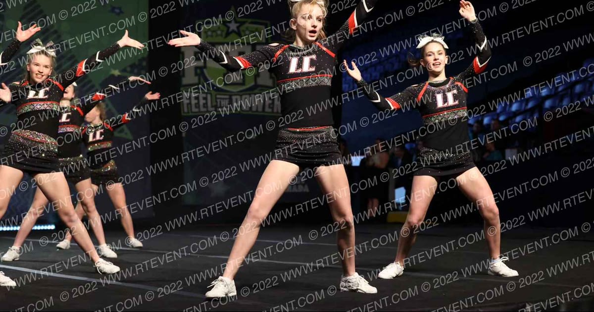 Lightning Cheer Blackout · Feel The Power East FIXED