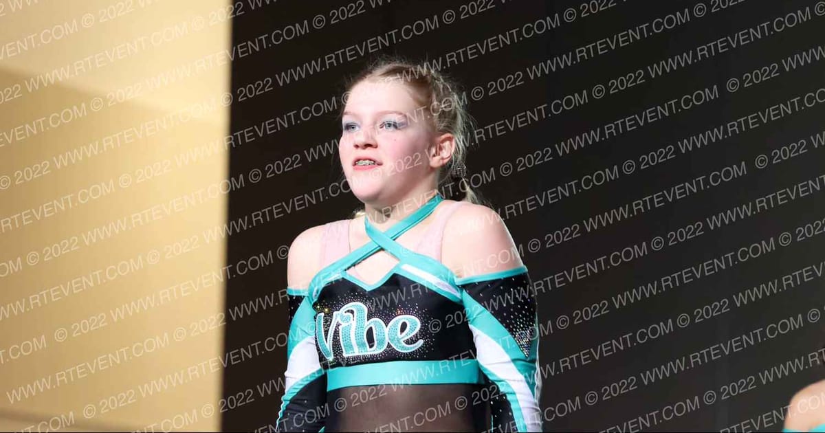 CheerVIBE Junior 2- 2nd degree · Winter Beach Blast