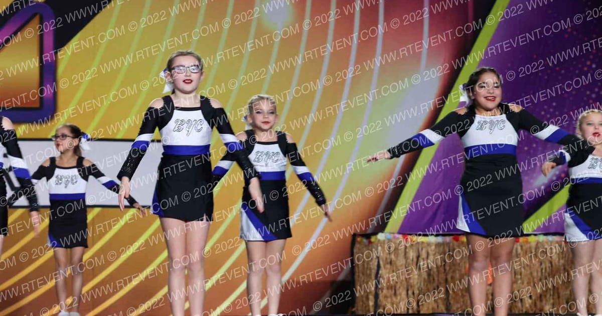 Bath Youth Cheerleading Mini Glitz · Winter Beach Blast