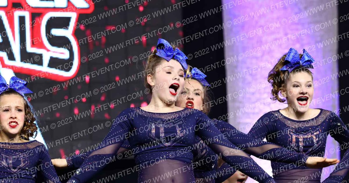 ICE Thunderbolts · Cheer SUPER Nationals