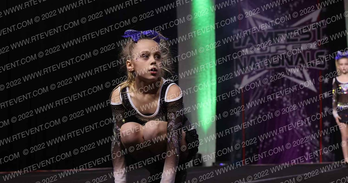 Element Athletics MKE Lady Hurricanes · Cheer Super Nationals