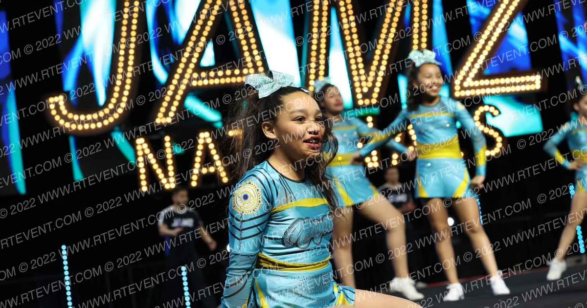 MAYANS CHEER AND DANCE SILVER LIGHTNING · SUNDAY NA Nationals