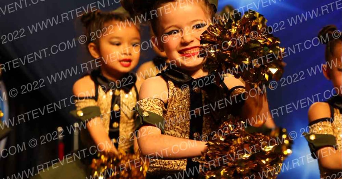 OC Elite Cheer OC ELITE FLURRY · WCC Hollywood Crown