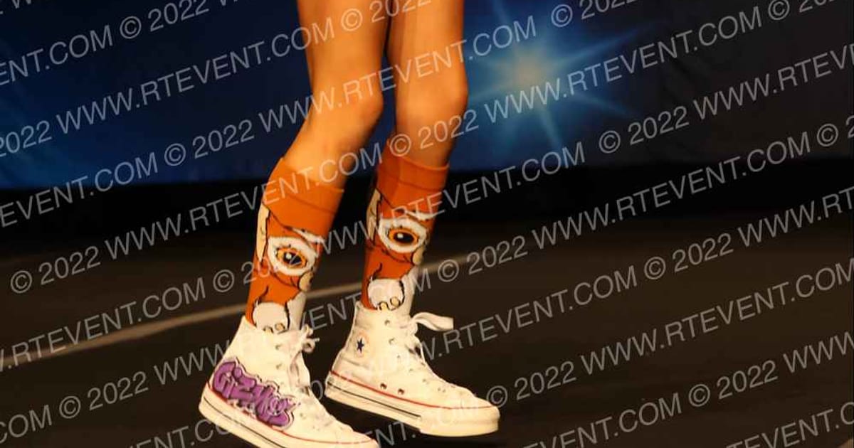 1ST IMPRESSION GIZMO · WCC Hollywood Crown