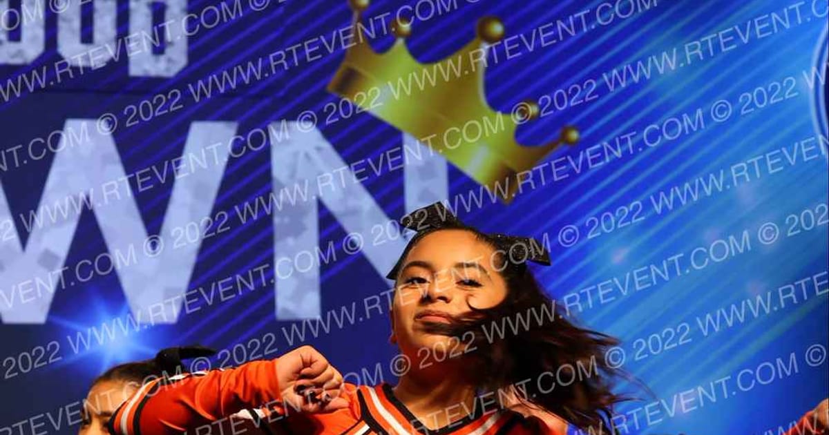 Chaffey High School Junior Varsity Pep Squad · WCC Hollywood Crown