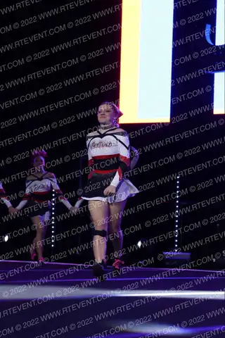 RHS VARSITY STUNT