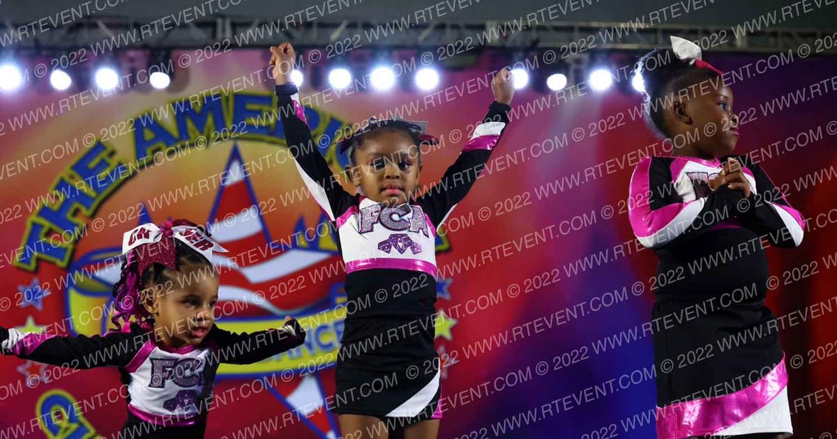 Fayetteville Cheerleading Academy Pink Diamonds · The American Superstarz Raleigh Nationals DIDII