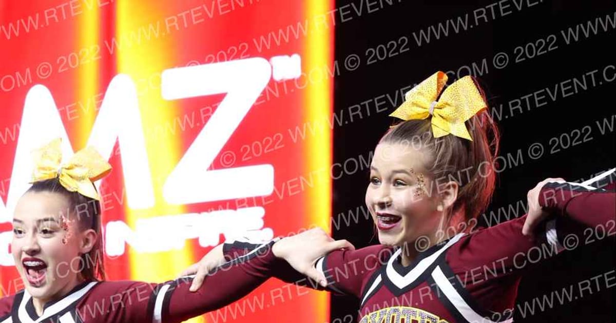 CADWALLADER MIDDLE SCHOOL CHEER · DANCE SCHOOL Nationals
