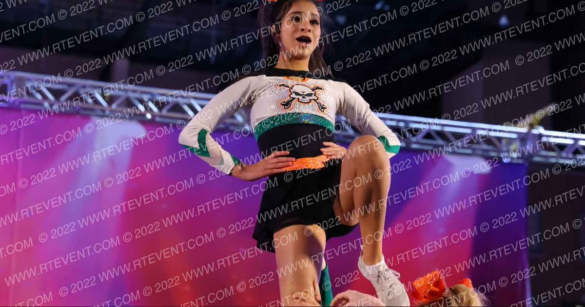 Iowa Elite Cheer - Des Moines Heathens · The American Heartland Sioux City Nationals