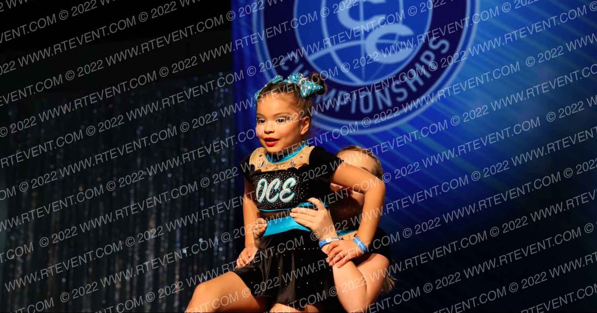 OC Elite Cheer OC ELITE HURRICANES · WCC Hollywood Crown