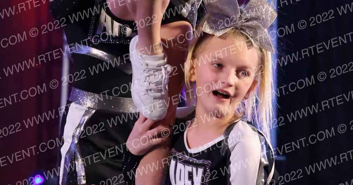Apex Cheer Shadow · The American Heartland Sioux City Nationals