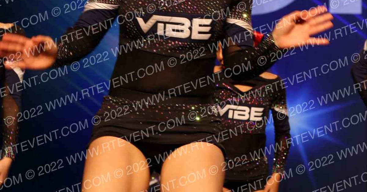 Vibe Cheer and Dance Lady Rage · WCC Hollywood Crown
