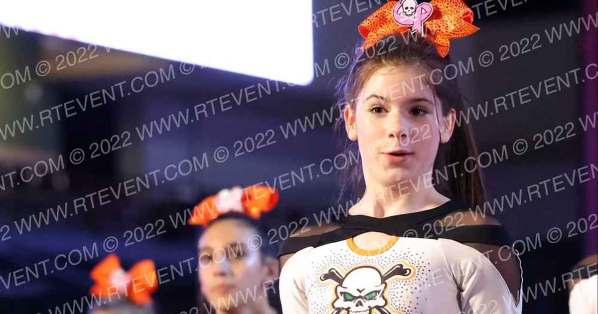 Iowa Elite Cheer - Des Moines Undertakers · The American Heartland Sioux City Nationals