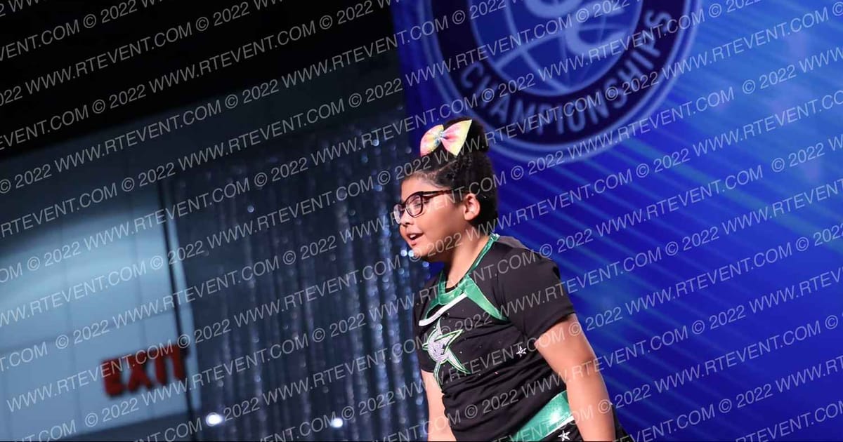 CheerForce Glacierz · WCC Holiday Crown SUNDAY