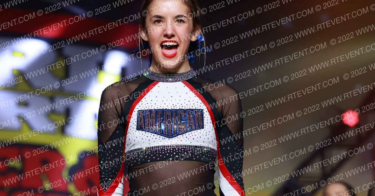 American Cheer SR RED · Duel in the Desert