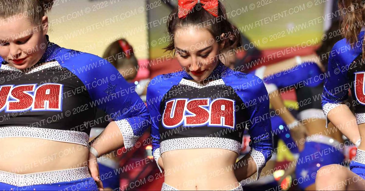 USA Starz Glam · Duel in the Desert