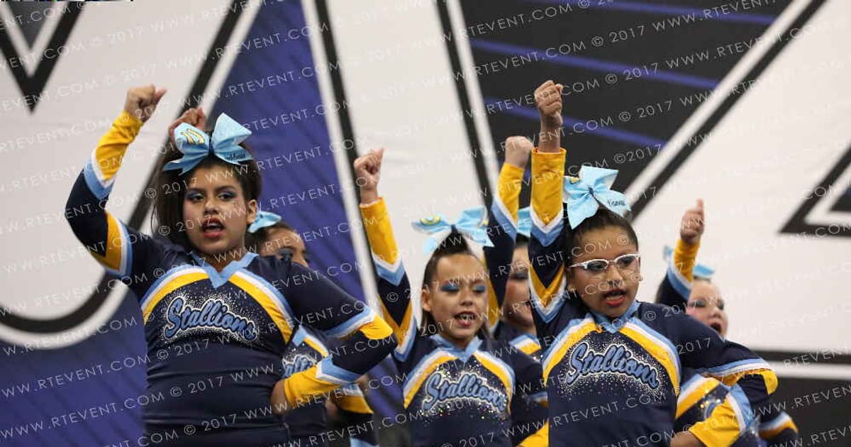 EL SERENO STALLIONS GREMLINS · Holiday Showcase