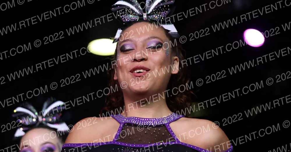 Aerial Elite Lady Smoke · All out nationals