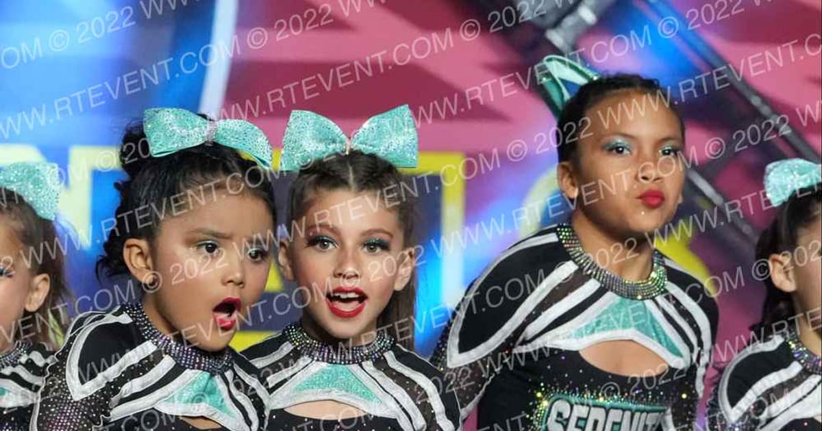 Serenity Athletics SHIMMER · Duel in the Desert