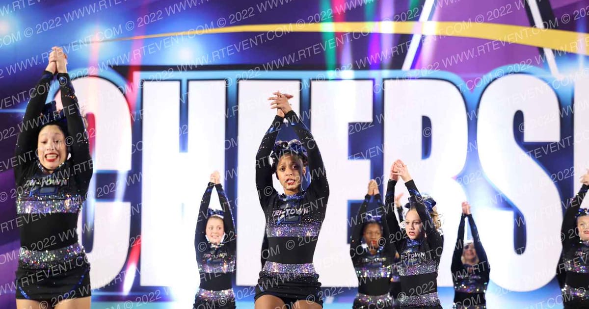 Tri-Town Competitive Cheerleading Lady Lightning · CHEERSPORT Baltimore Classic