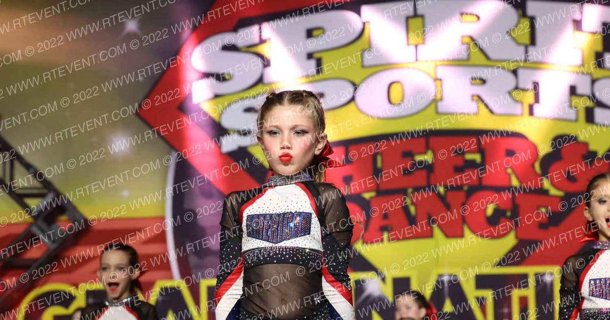 American Cheer YOUTH WHITE · Duel in the Desert