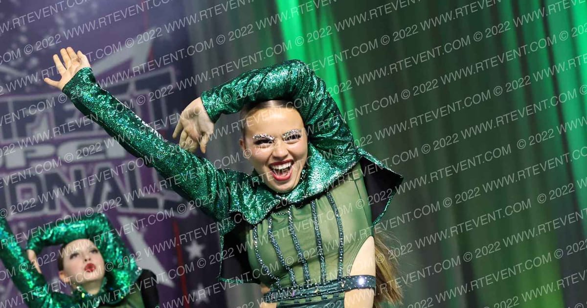 Dollhouse Dance Factory Poison Ivy · DANCE MAJORS