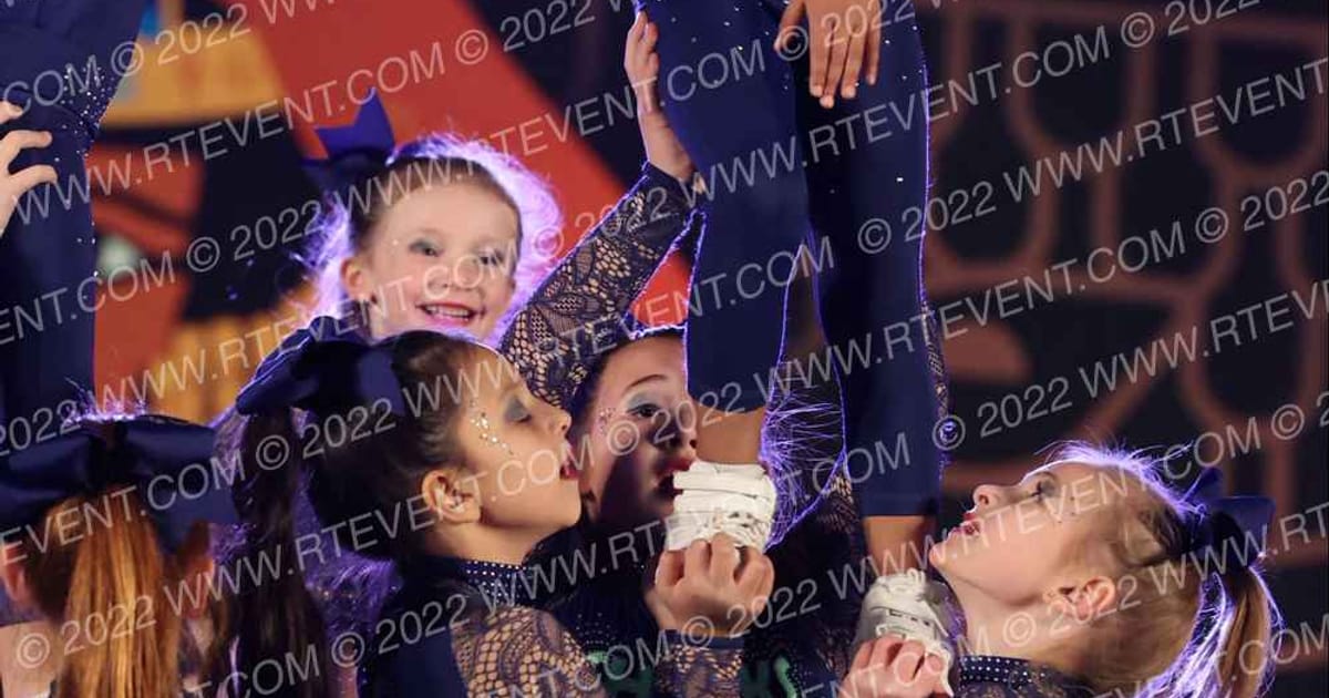 Cape Cod Cheer Academy Mini Makos · Queen of the Nile Showdown