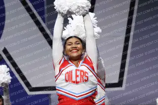 OILERS CHEER SENIOR