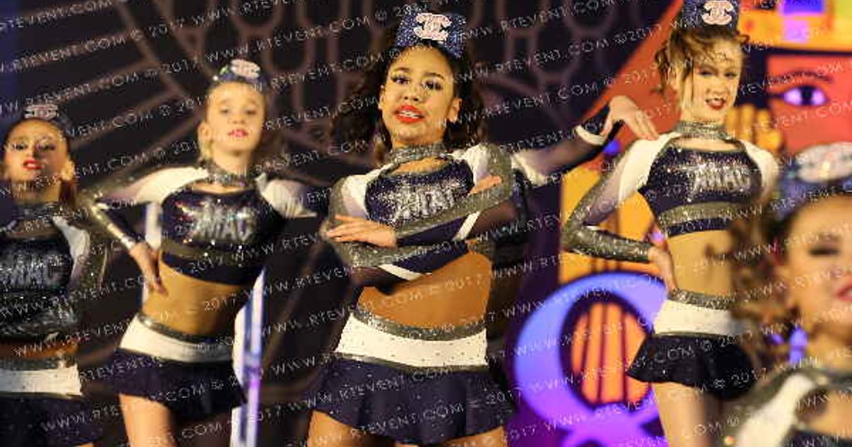 Macs Allstar Cheer MACS CHANEL · Queen of the Nile