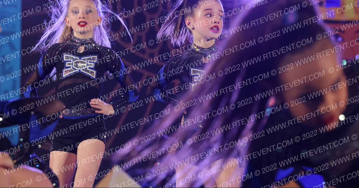 East Celebrity Elite Cherry Bombs · Queen of the Nile Showdown