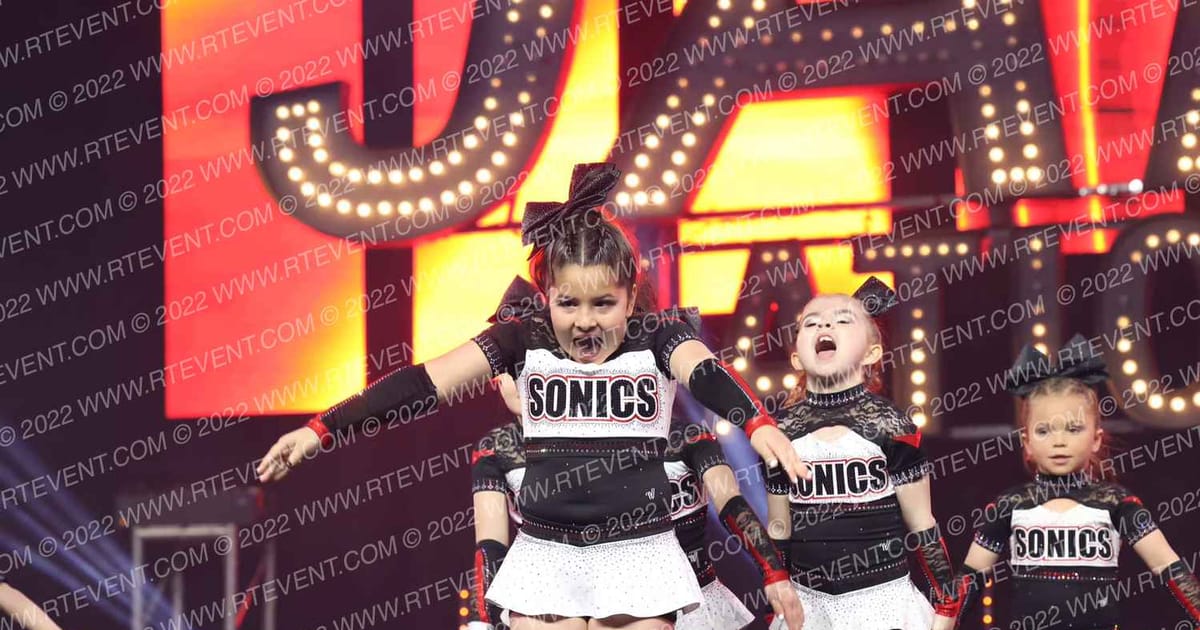 UNIVERSAL SONICS LOVE · DII Nationals