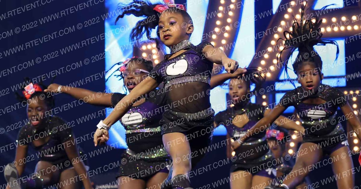 CHEER 404 DEUCES · DII Nationals