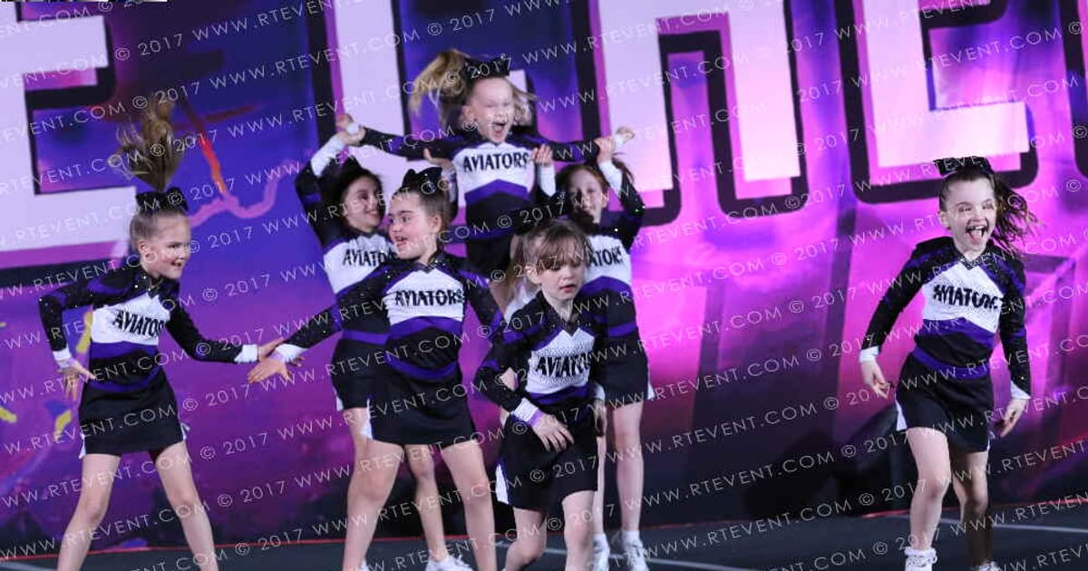 Aviators Cheer Fireflies · Hear of England UK University Nationals