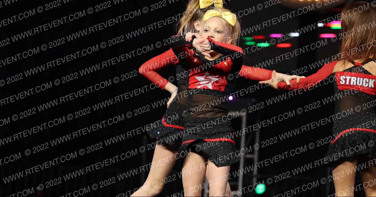 STARSTRUCK GLAMOUR · DII Nationals