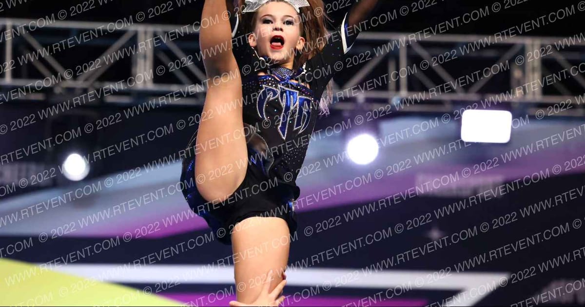 CTA Highflyers Fly Girls · CSN Arena B One