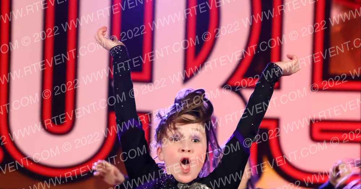 Express Cheer Force Diamonds · Encore Hartford Showdown Fixed