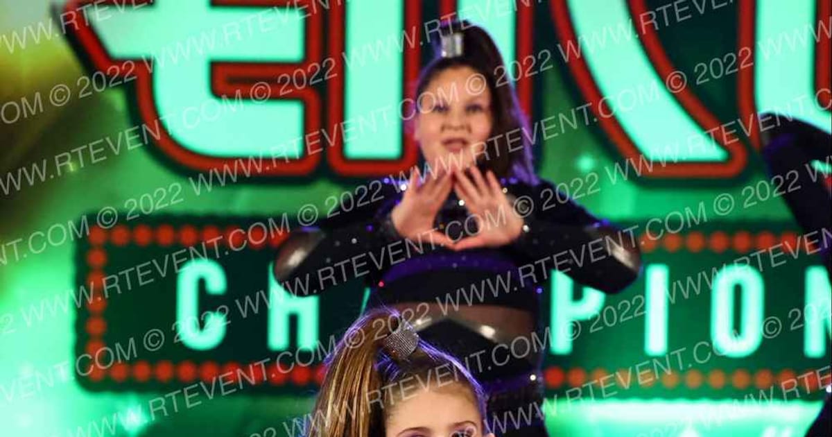 Express Cheer Force Diamonds · Encore Hartford Showdown Fixed
