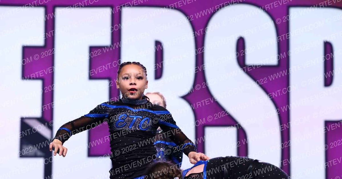 East Tennessee Cheer Throne Cats · CSN Arena c Two