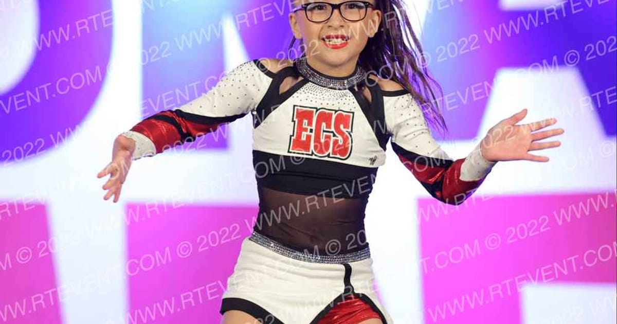 Extreme Cheer Stars comets · NCA San Marcos Classic DIDII