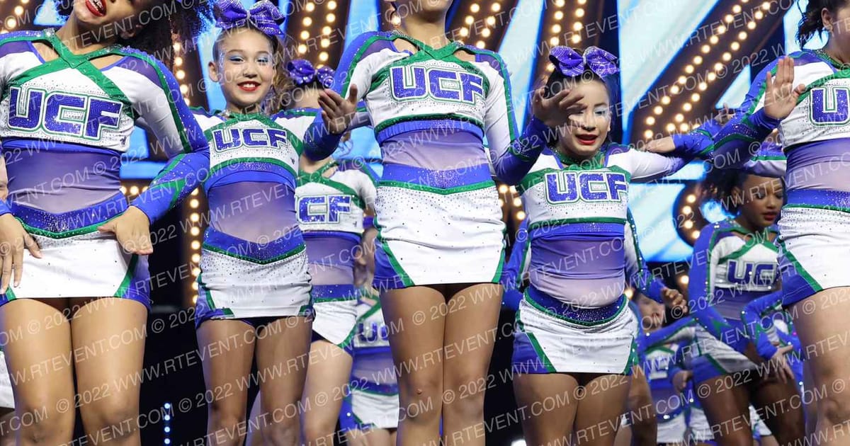 UNIVERSITY CHEER FORCE SNOW · DI Nationals