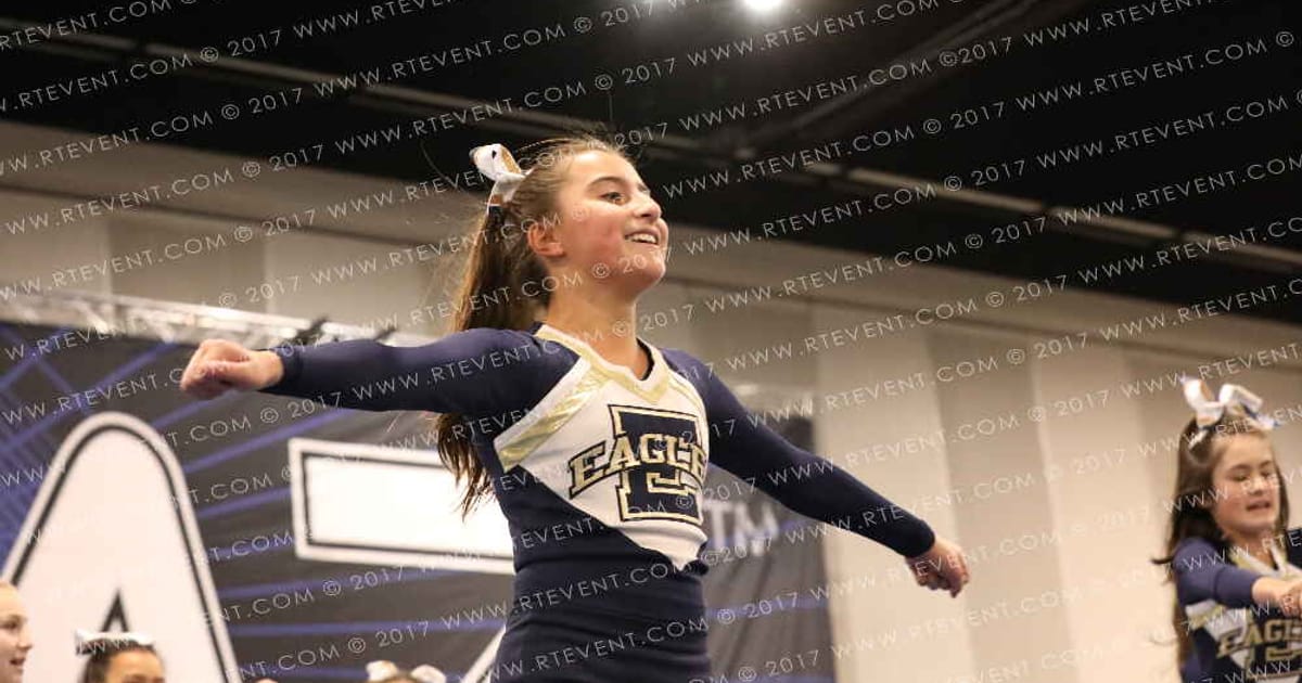 LA CHIEFS BRATZ · Holiday Showcase