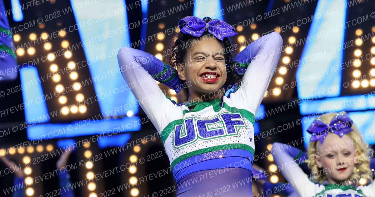 UNIVERSITY CHEER FORCE SNOW · DI Nationals