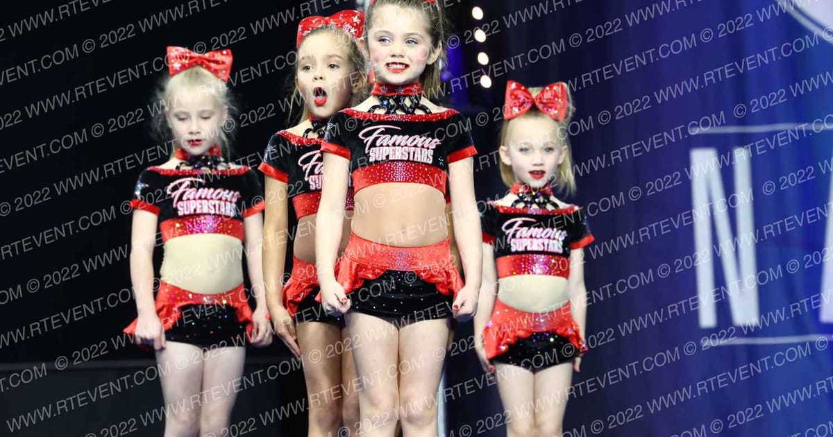 Famous Superstars SPARKLES · COA Grand Nationals
